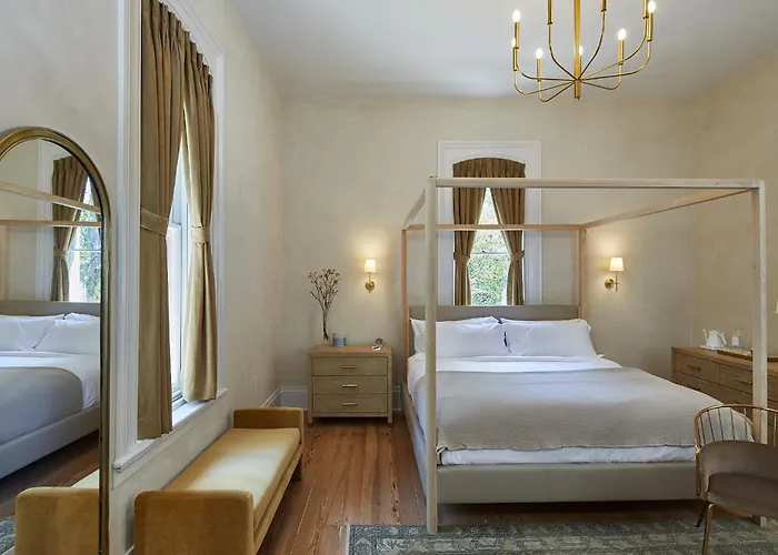 Heights House Hotel